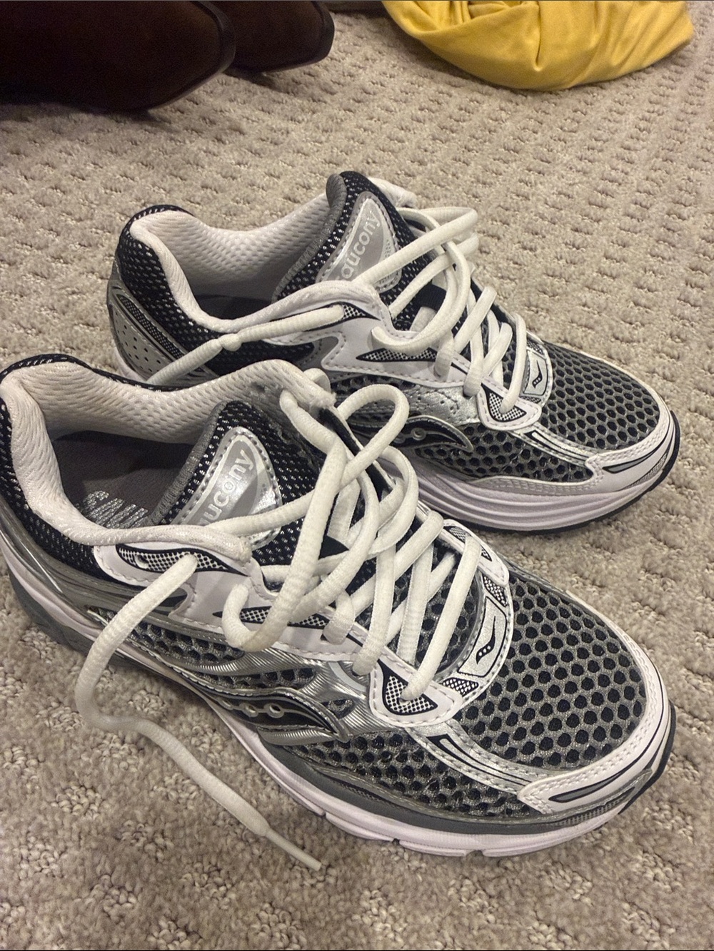 Saucony womens Athletic Running Shoes in Gray and White